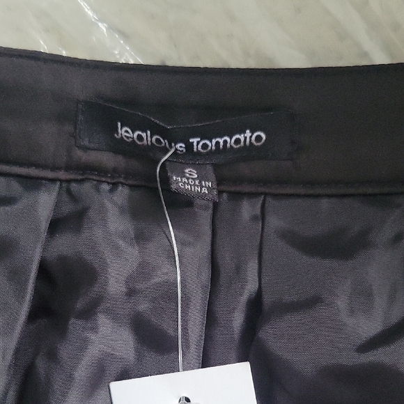 Floral Black and Pink Skirt - Picture 4 of 4